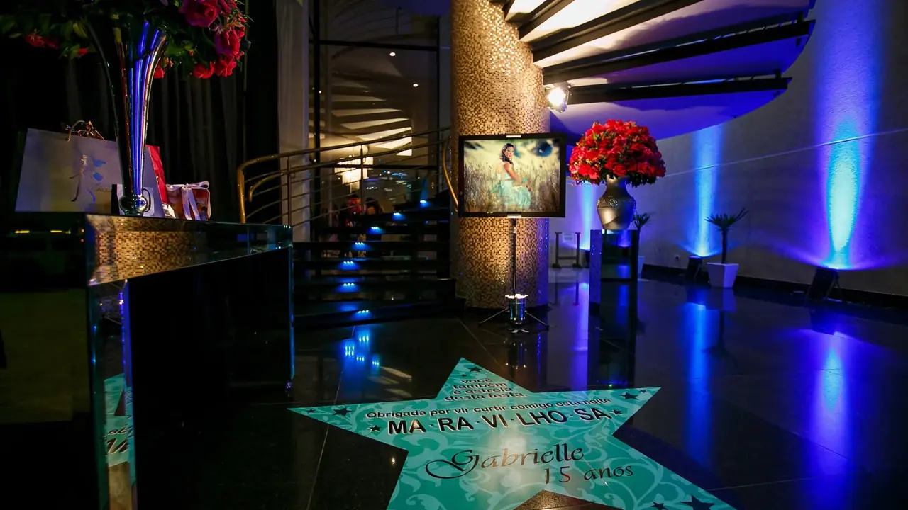Iluminação em festa de 15 anos no Buffet Imperial